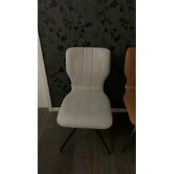 Eetkamerstoelen 2 witte 1 bruin/geel