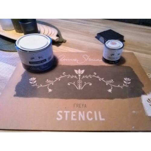Annie Sloan clear en wit wax + stencil