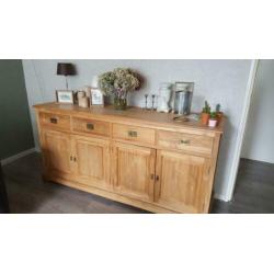 Grenen kast plus tafel