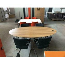 vergadertafel artifort ovaal met design chroom onderstel