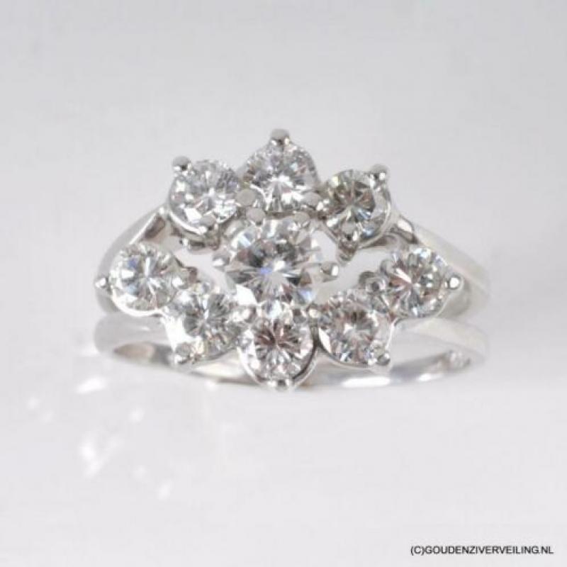 witgouden RING (14kt) 2-delig, met ca 2.40 crt Briljanten