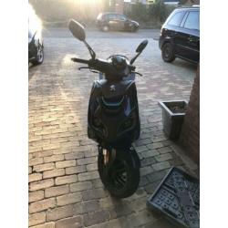 Peugeot speedfight 4