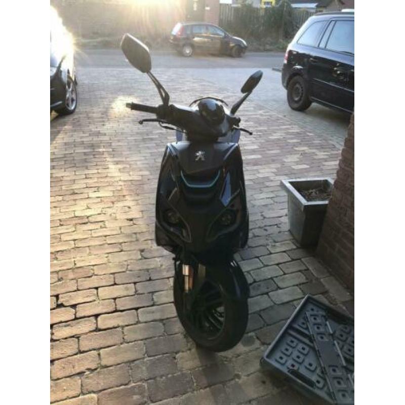 Peugeot speedfight 4