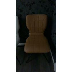 Eetkamerstoelen 2 witte 1 bruin/geel