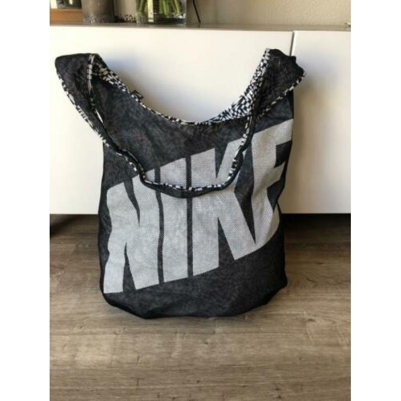 Nike reversable tas