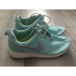 Nike sneakers limegroen maat 42