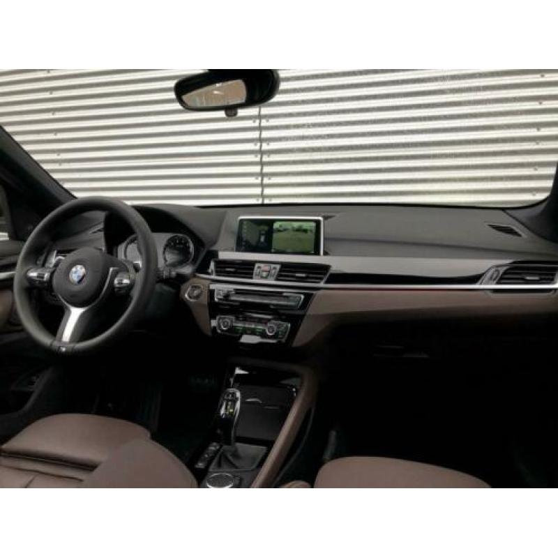 BMW X1 xDrive20iA High Executive Model xLine / Uitgebreide L