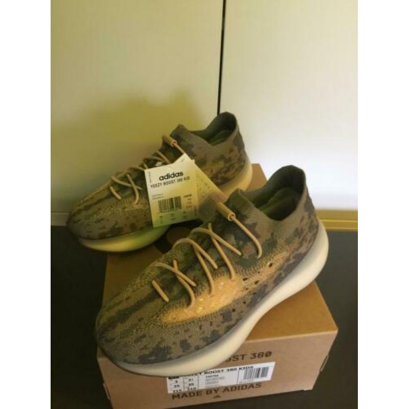 Yeezy Mist maat 35