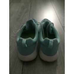 Nike sneakers limegroen maat 42