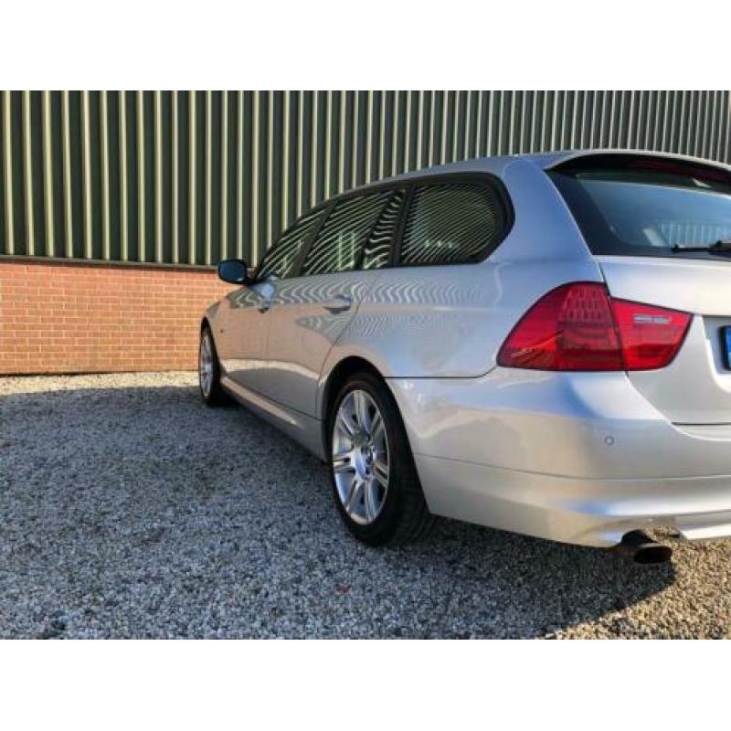 BMW 3-serie Touring 318i High Executive- LEDER-NAVIGATIE-CLI