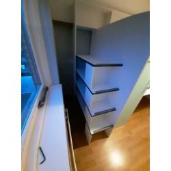 Hoogslaper met bureau