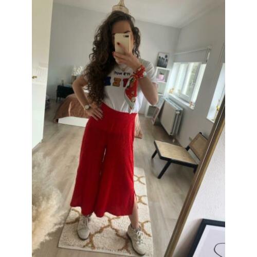 Rode zomerbroek (culotte) van Stradivarius in maat XS