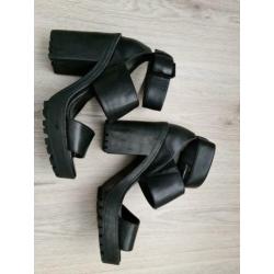 Sandalen hakken maat 36/37 divided