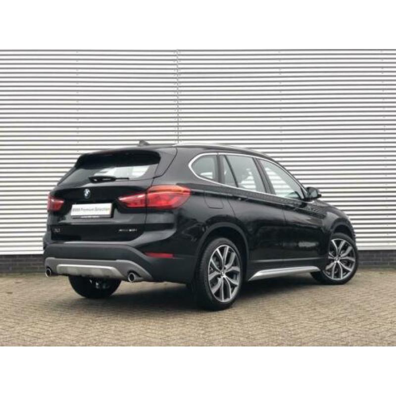 BMW X1 xDrive20iA High Executive Model xLine / Uitgebreide L