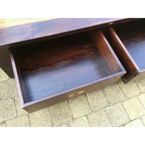 Houten salontafel, massief zwaar hout, 2 lades
