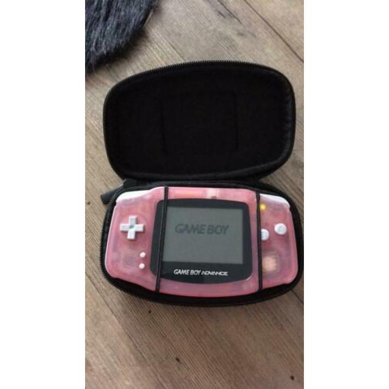 Game boy Advanced met 4 spelletjes