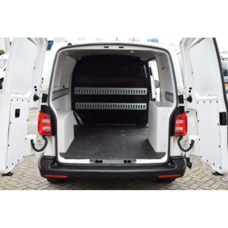 Volkswagen Transporter T6 2.0 TDI 102pk L1H1 Comfortline 11-