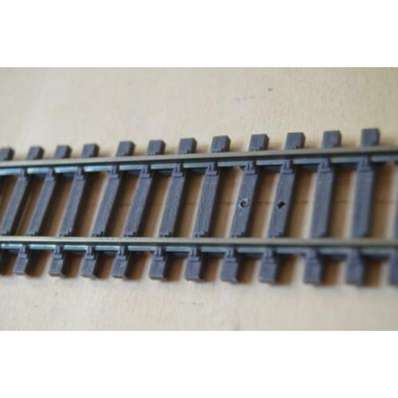 Peco flex rail, messing uitvoering, HO, goede staat.