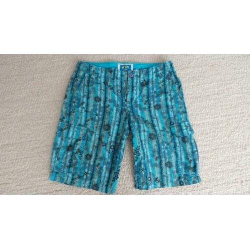 A1A short blauwe maat L nieuw