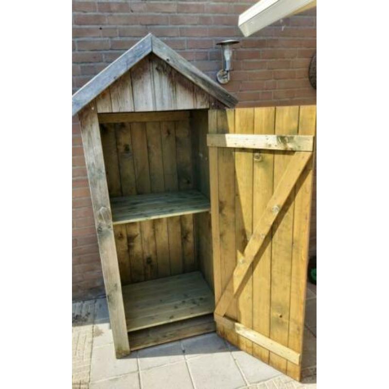 Tuinkast van hout