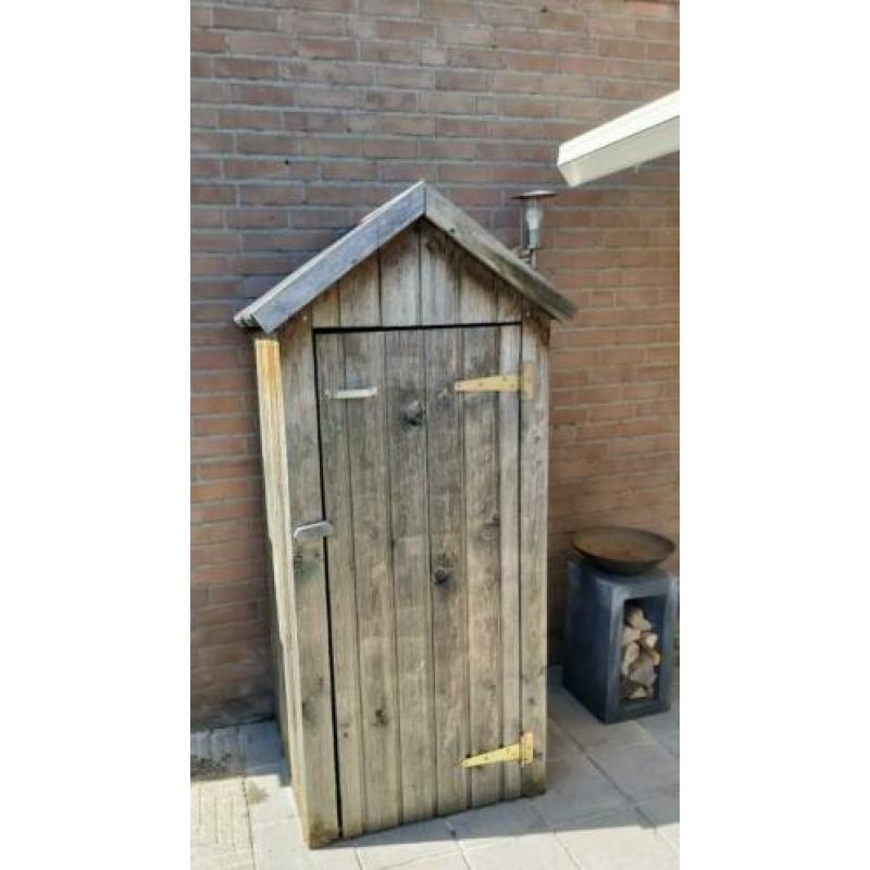 Tuinkast van hout