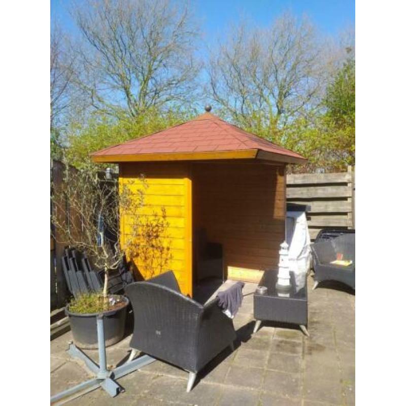 Tuinhuisje