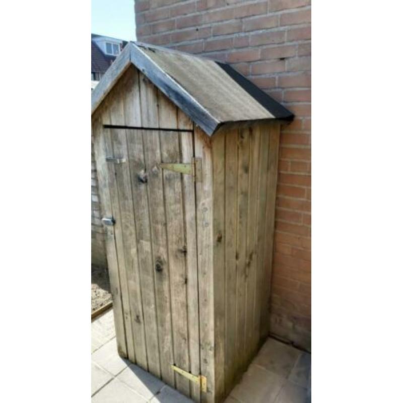 Tuinkast van hout