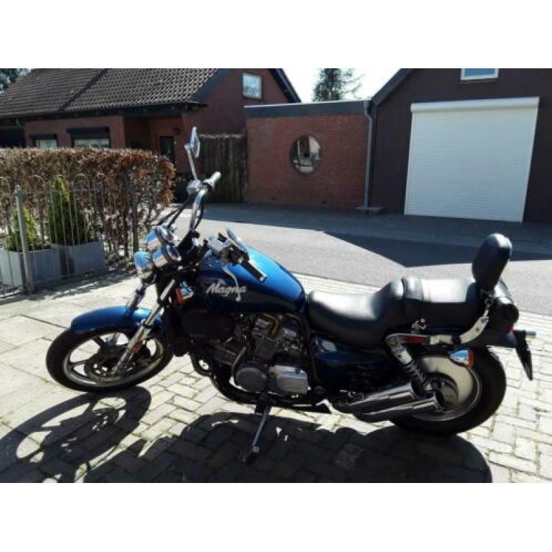 Honda magna
