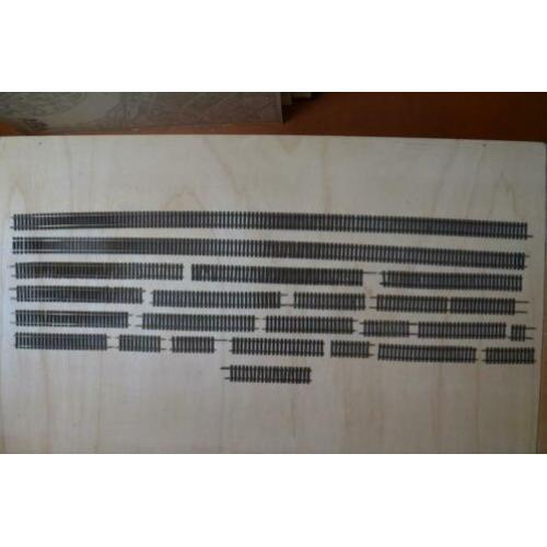 Peco flex rail, messing uitvoering, HO, goede staat.