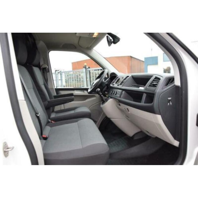 Volkswagen Transporter T6 2.0 TDI 102pk L1H1 Comfortline 11-