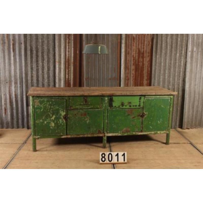 Industrieel retro vintage werkbank/dressoir/toonbank nr.8011