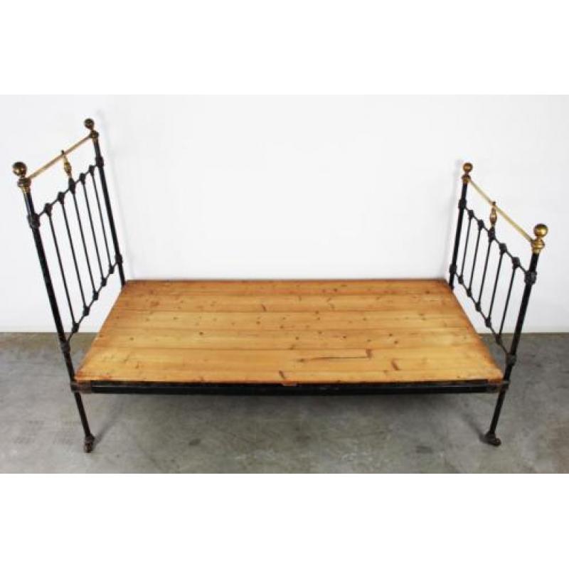 Antiek Engels metalen bed winkelstelling brocante spijlenbed