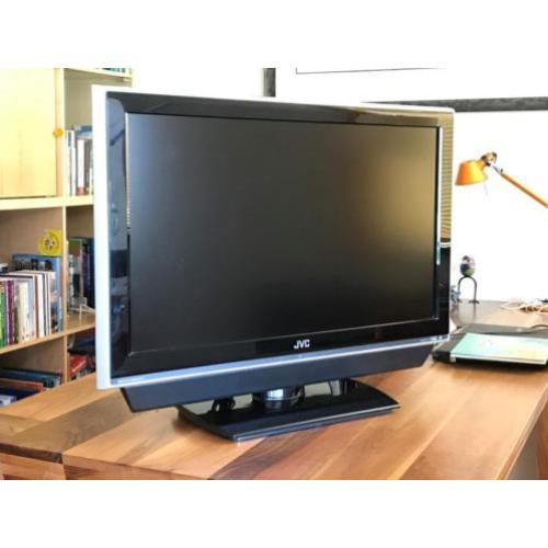 JVC 32" LCD-TV, model LT-32P80BU