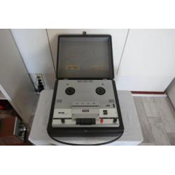 Uher 704 bandrecorder met banden