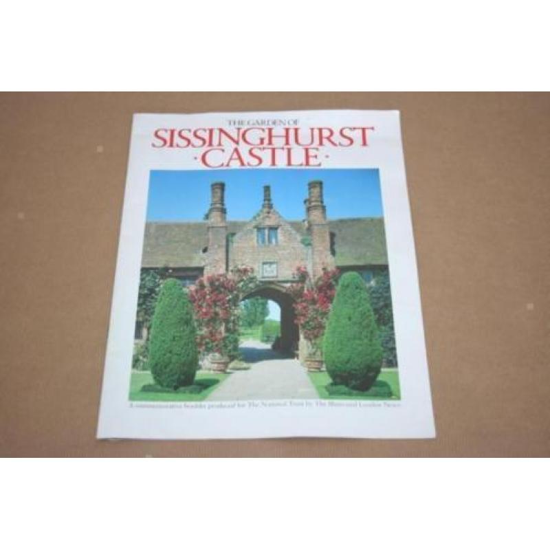 The Garden of Sissinghurst Castle !!