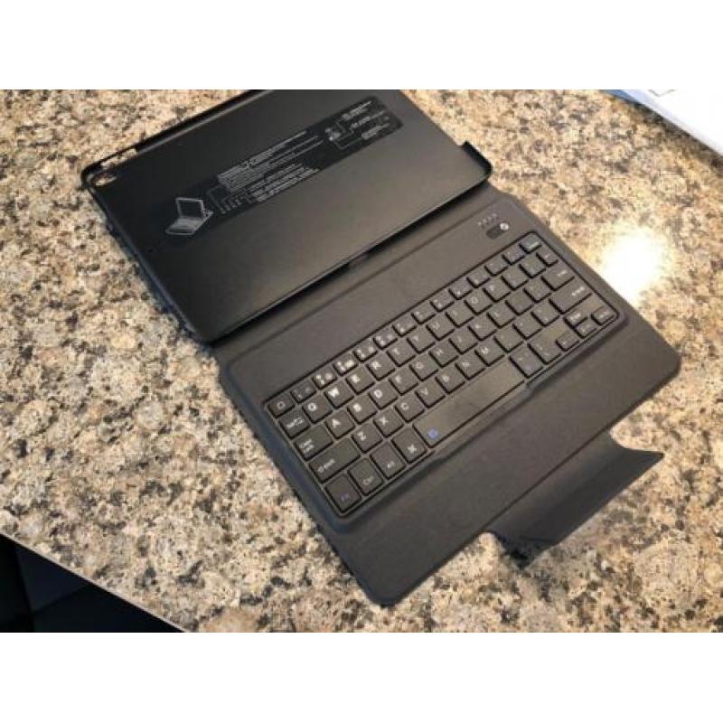 iPad Pro 10.5 hoes met keyboard