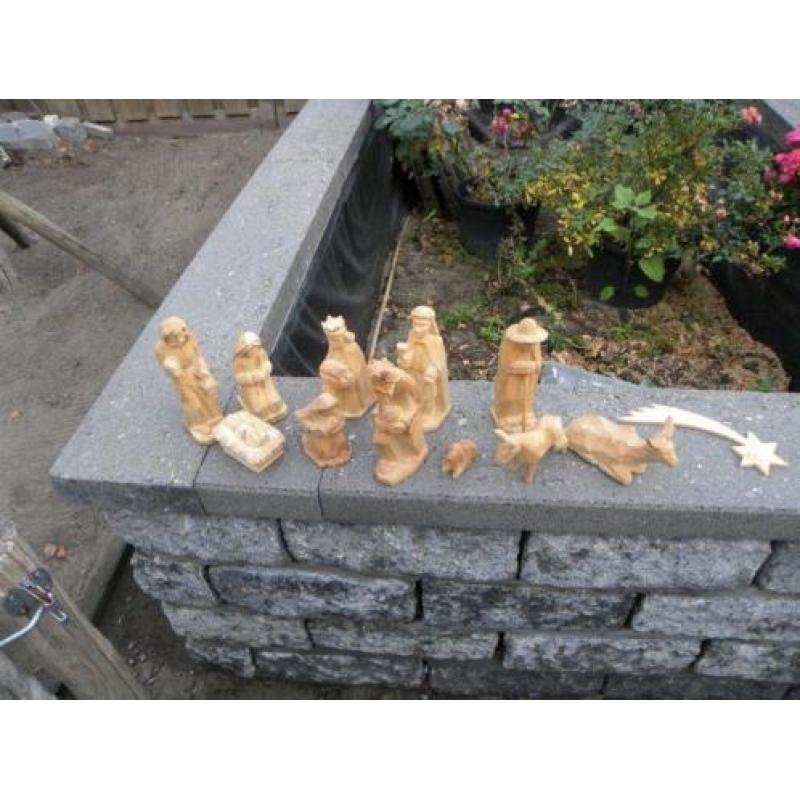 handgemaakte houten kerstgroep