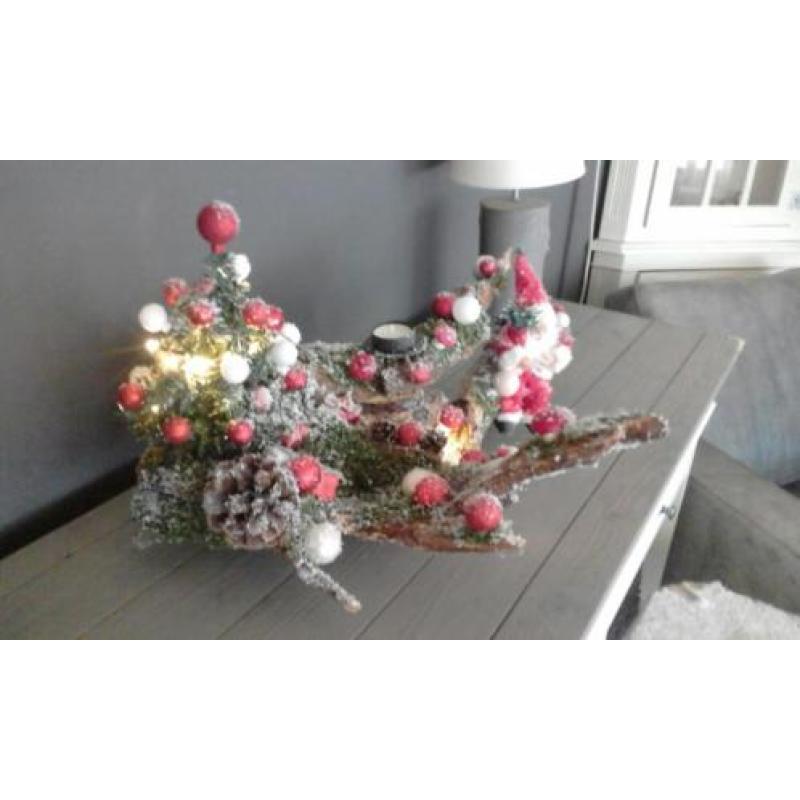 Te koop mooi kerststuk.
