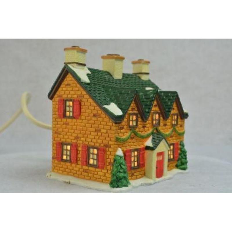 Dickensville Kerstdorp Huis met 3 Schoorstenen