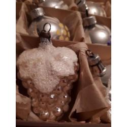 12 oude kerstballen van glas zilver
