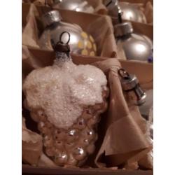 12 oude kerstballen van glas zilver