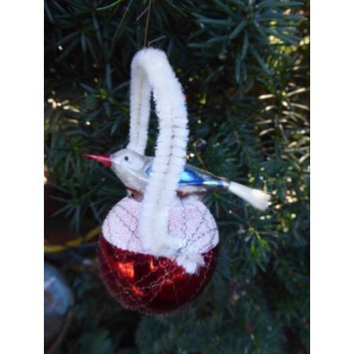 Oude kerstbal: Vogel op nest