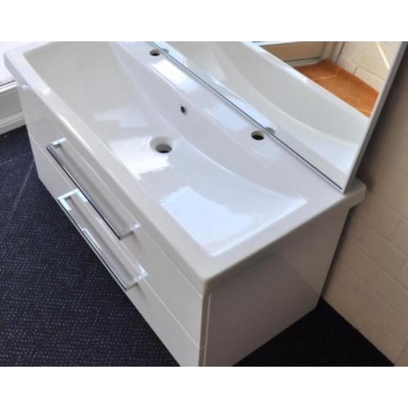 Badmeubelset 100 x 46 cm. in het hoogglans wit NIEUW