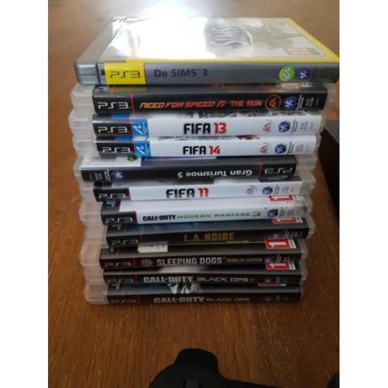 Playstation 3 slim 12 spellen 2 controllers