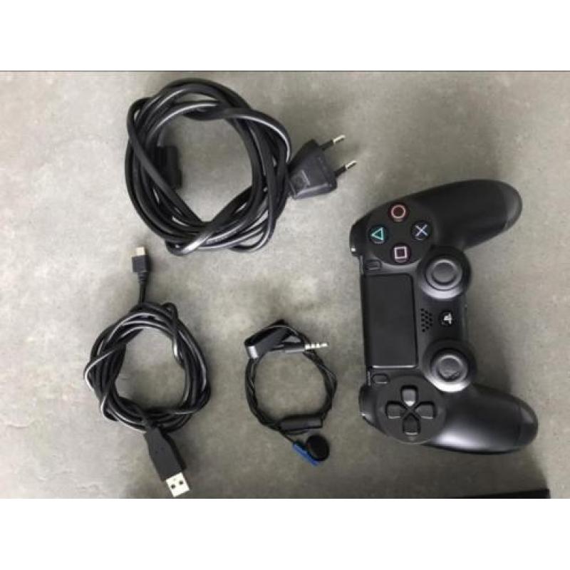 Te koop PlayStation PS4 500gb incl. 7 games