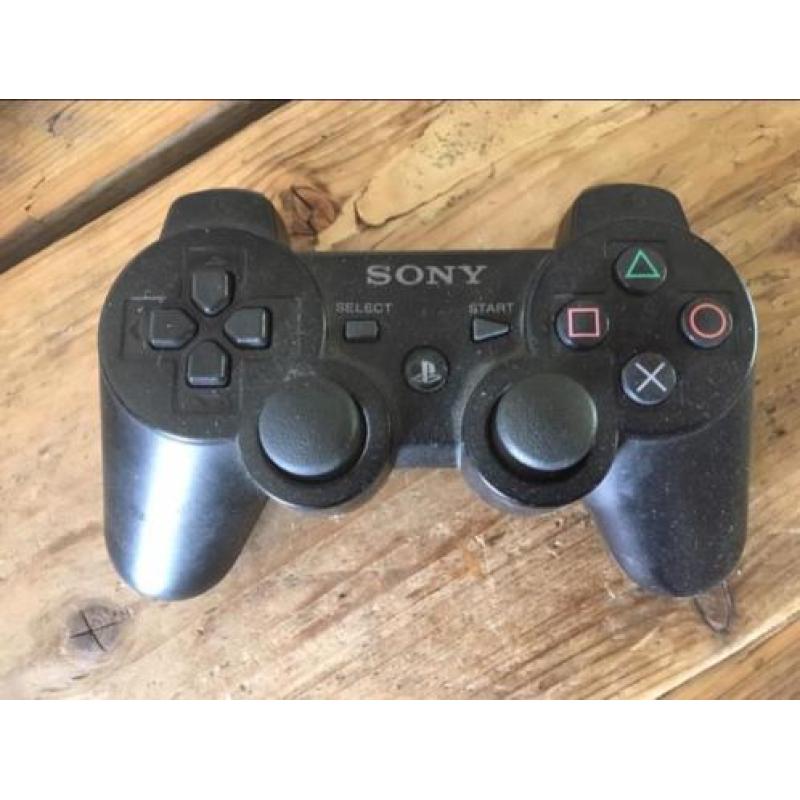 PlayStation 3 met extra poort 18 games en controller