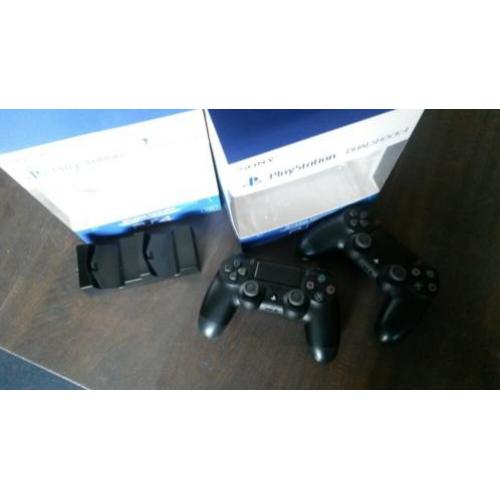 Playstation 4 controllers