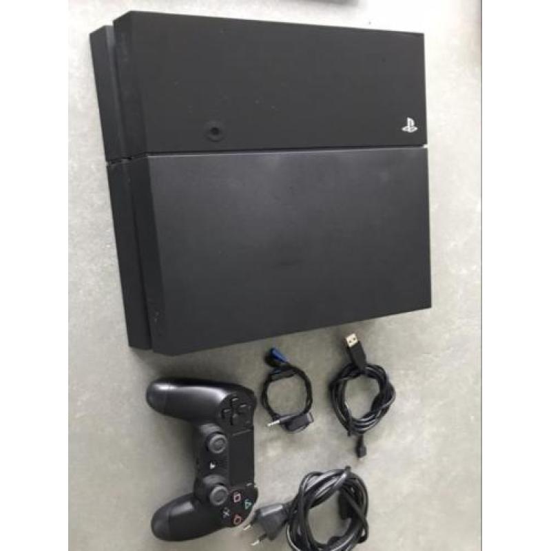 Te koop PlayStation PS4 500gb incl. 7 games