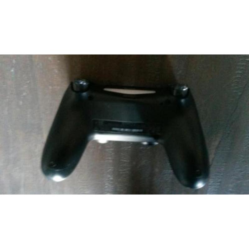 Playstation 4 controllers